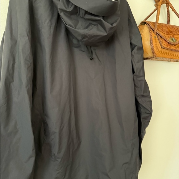 Eddie Bauer - Picture 5 of 9